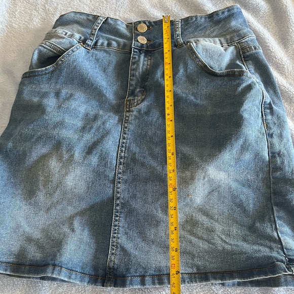 Denim Mini Skirt W Cinch Sides T Shirts S Lot Of 3 - Picture 8 of 12